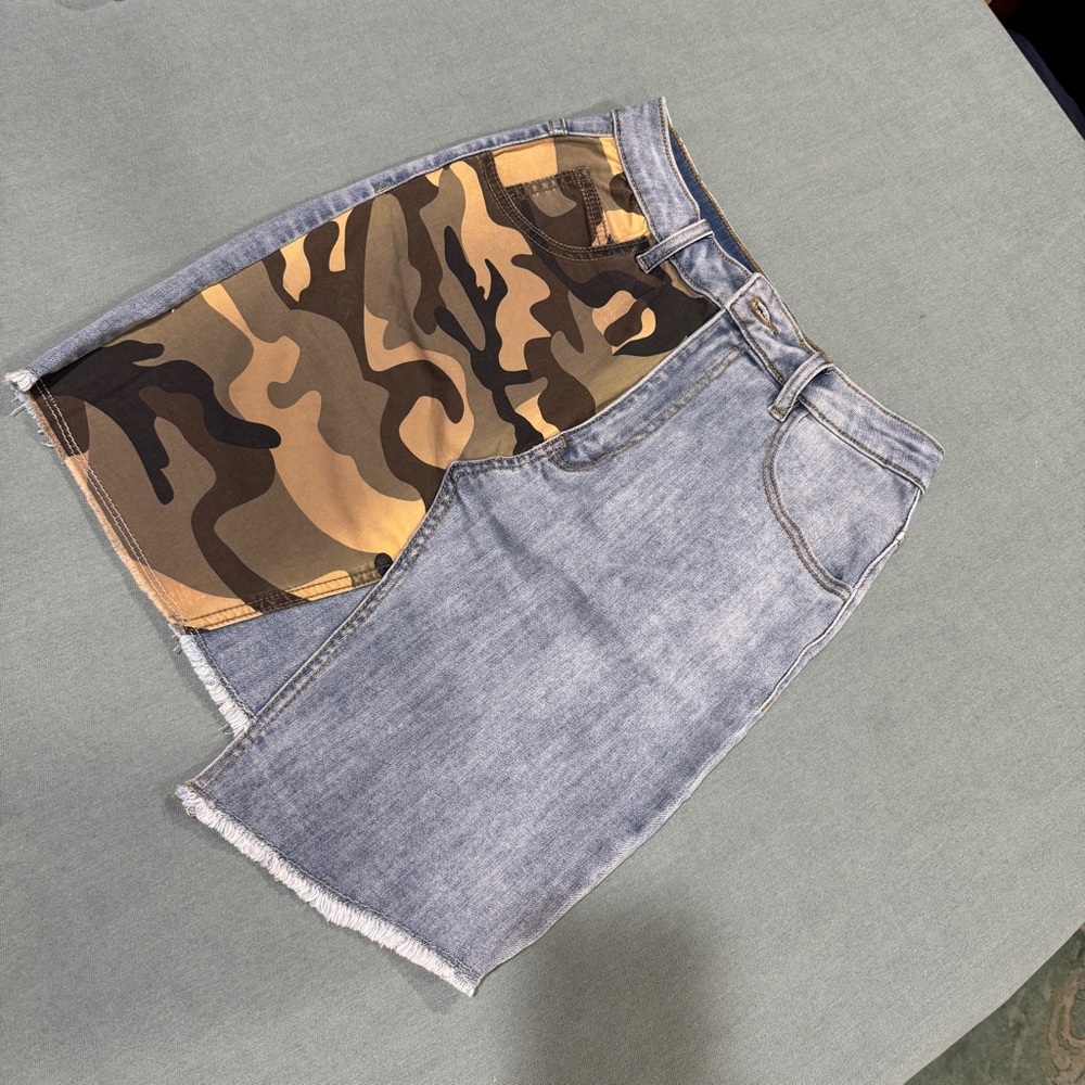 NWT - By Egreis WILEY high waist jean skirt with half army print